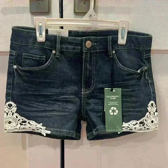 Girls Silver Jeans Co. blue Jean shorts size 16. NWT. - Picture 1 of 10